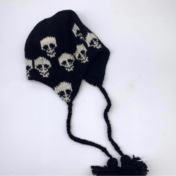 Skull Wool Beanie - Picture 7 of 10